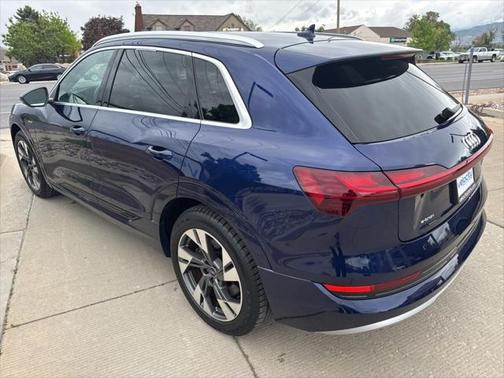2021 Audi e-tron Premium