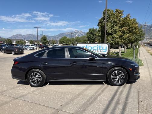 2023 Hyundai SONATA Hybrid Base
