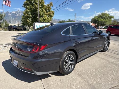 2023 Hyundai SONATA Hybrid Base