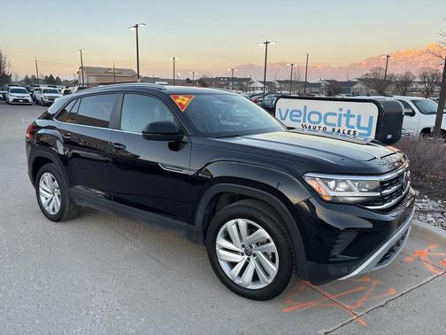 2022 Volkswagen Atlas Cross Sport 2.0T SE w/Technology 4MOTION