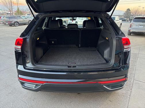 2022 Volkswagen Atlas Cross Sport 2.0T SE w/Technology 4MOTION