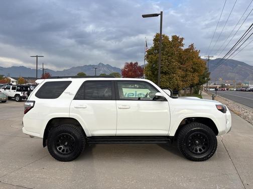 2024 Toyota 4Runner TRD Off Road