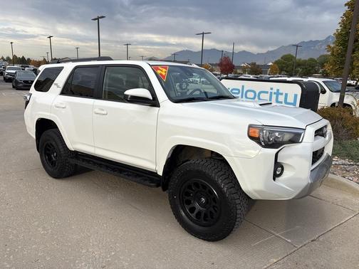 2024 Toyota 4Runner TRD Off Road