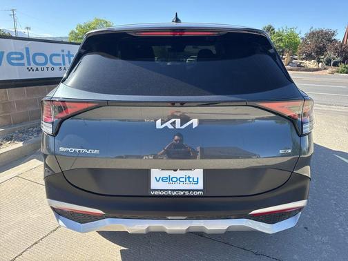 Gravity Gray 2023 Kia Sportage Hybrid LX