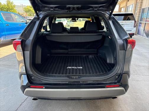 2023 Toyota RAV4 Hybrid SE