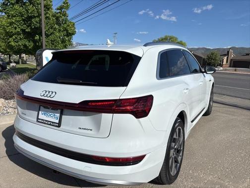 2021 Audi e-tron Premium