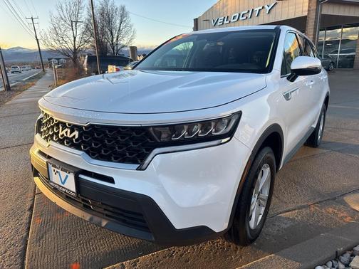 2023 Kia Sorento LX