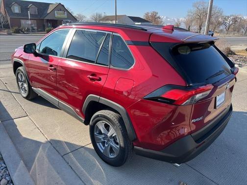 2022 Toyota RAV4 Hybrid LE