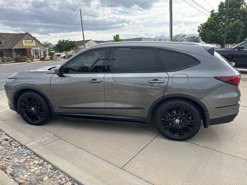 Liquid Carbon Metallic 2022 Acura MDX Advance Package
