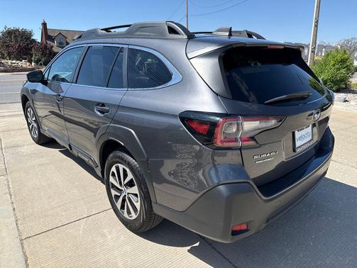 Magnetite Gray Metallic 2025 Subaru Outback Premium