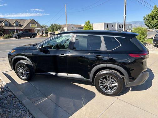 Super Black 2023 Nissan Rogue S