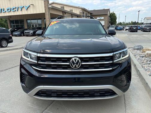 Deep Black Pearl 2021 Volkswagen Atlas 3.6L SE w/Technology