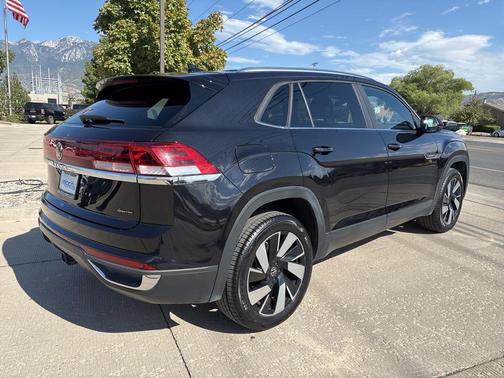 2024 Volkswagen Atlas Cross Sport 2.0T SE w/Technology 4MOTION