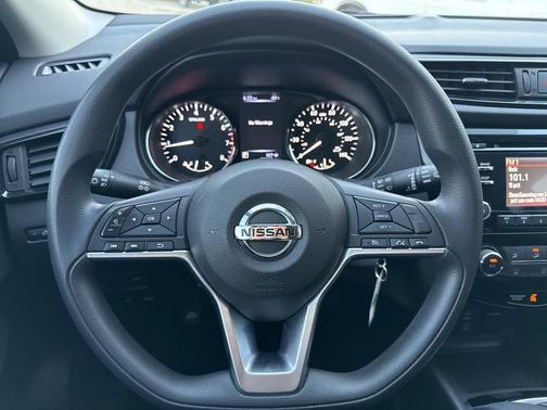 2017 Nissan Rogue Sport S