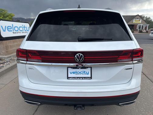Opal White Pearl 2025 Volkswagen Atlas 2.0T SEL