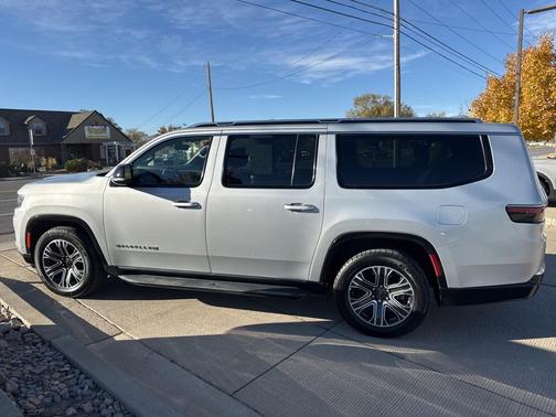 2023 Jeep Wagoneer L Series II 4x4
