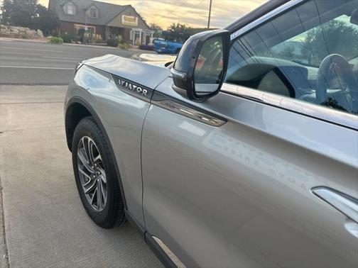 2022 Lincoln Aviator Livery