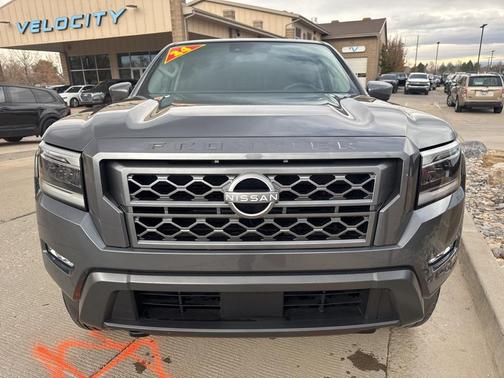 2024 Nissan Frontier SL