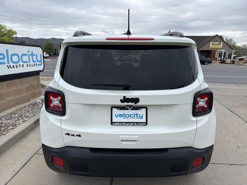 Alpine White 2018 Jeep Renegade Altitude