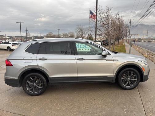 2024 Volkswagen Tiguan 2.0T SE 4MOTION