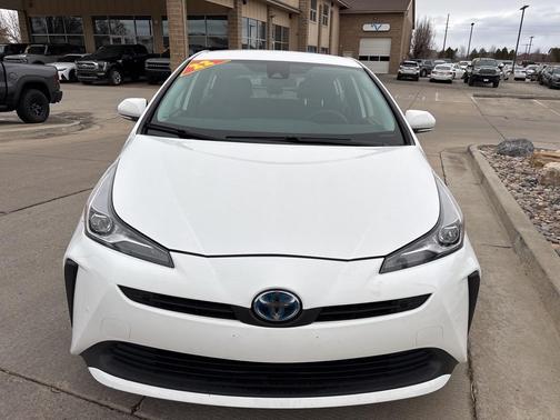2022 Toyota Prius LE