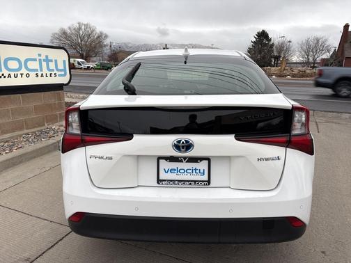 2022 Toyota Prius LE