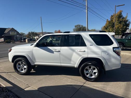 2024 Toyota 4Runner SR5
