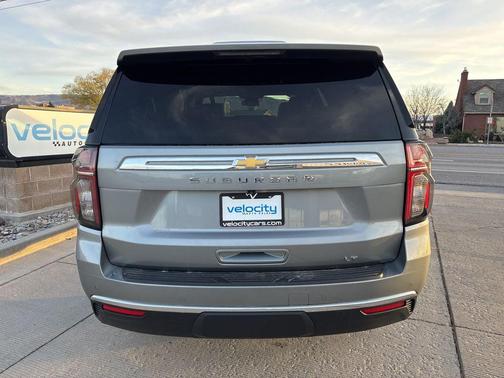 2023 Chevrolet Suburban LT