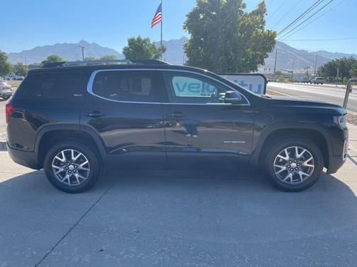 2023 GMC Acadia AWD SLT