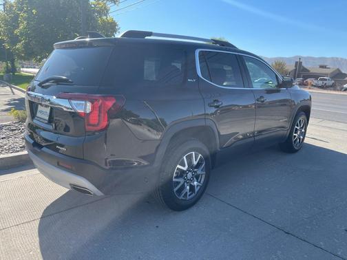 2023 GMC Acadia AWD SLT