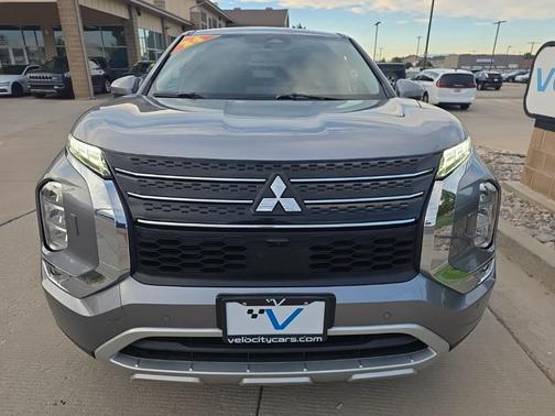 2024 Mitsubishi Outlander SE Black Edition w/Pano Roof S-AWC