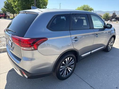 2020 Mitsubishi Outlander SE