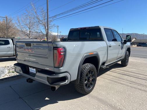 2025 GMC Sierra 2500 AT4