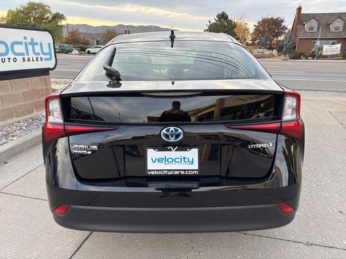 2022 Toyota Prius LE