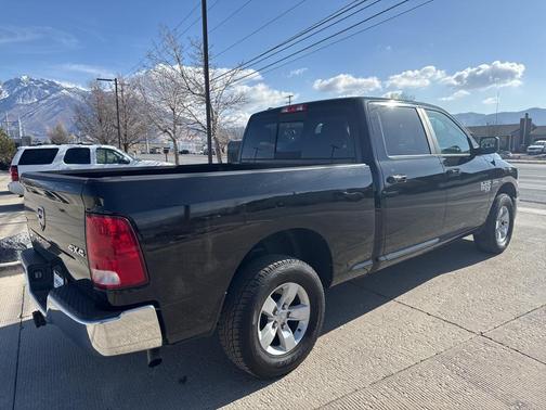 2019 RAM 1500 SLT