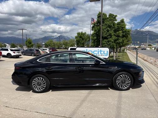 2024 Hyundai SONATA Hybrid SE