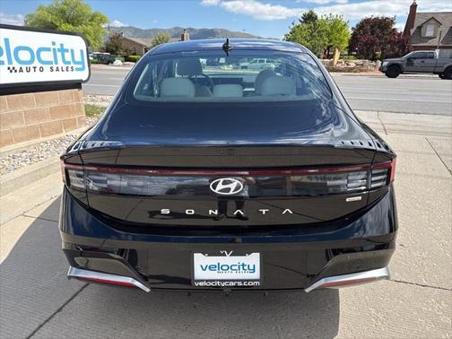 2024 Hyundai SONATA Hybrid SE