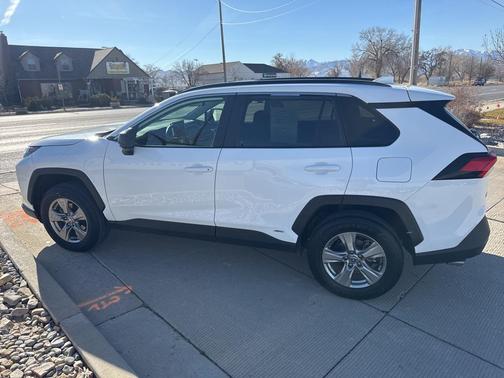 2024 Toyota RAV4 Hybrid LE