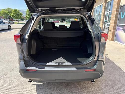 2022 Toyota RAV4 Hybrid LE