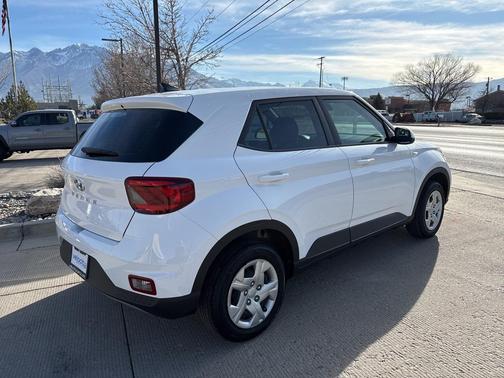 2020 Hyundai VENUE SE