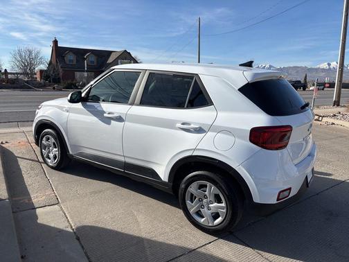 2020 Hyundai VENUE SE