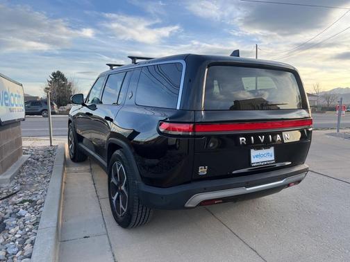 2024 Rivian R1S Adventure Quad Motor Large Pack