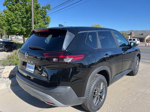 Super Black 2023 Nissan Rogue S