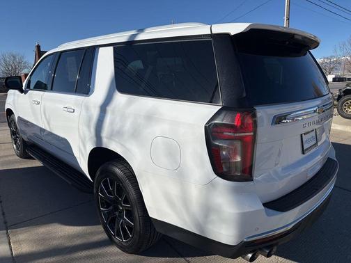 2023 Chevrolet Suburban Premier
