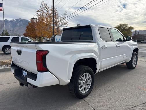 2025 Toyota Tacoma SR5