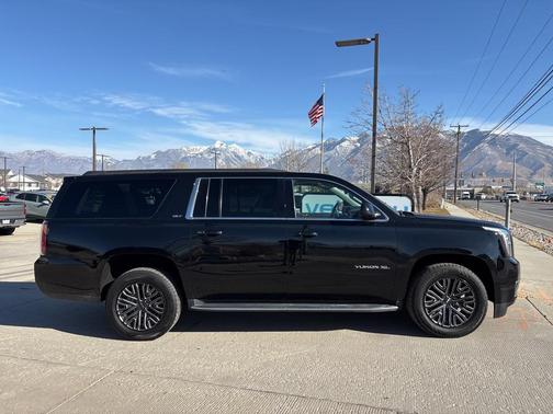 2020 GMC Yukon XL SLT