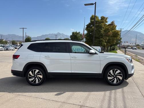 2024 Volkswagen Atlas 2.0T SE w/Technology 4MOTION