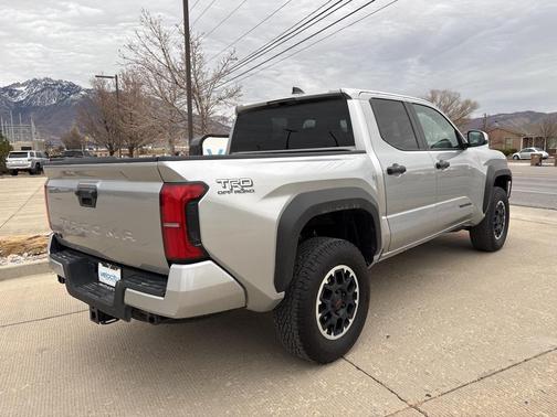 2024 Toyota Tacoma TRD Off-Road