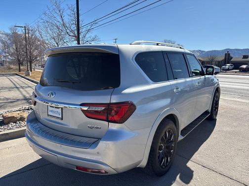 2021 INFINITI QX80 Luxe