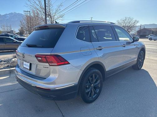 2024 Volkswagen Tiguan 2.0T SE 4MOTION